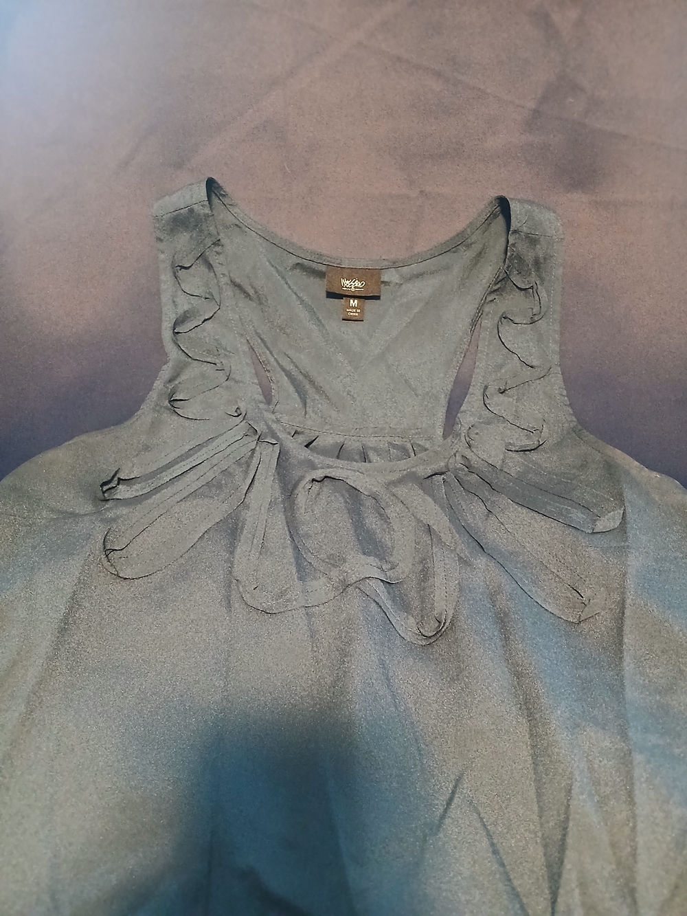 Stylish Ruffled Sleeveless Top - Black - M